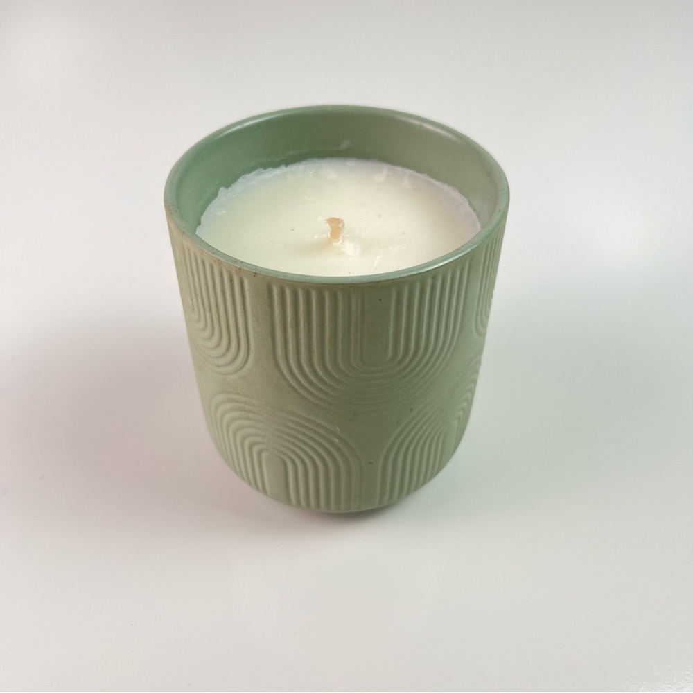 Green Arch Rainbow Design Candle White Petals and Pear 11 oz